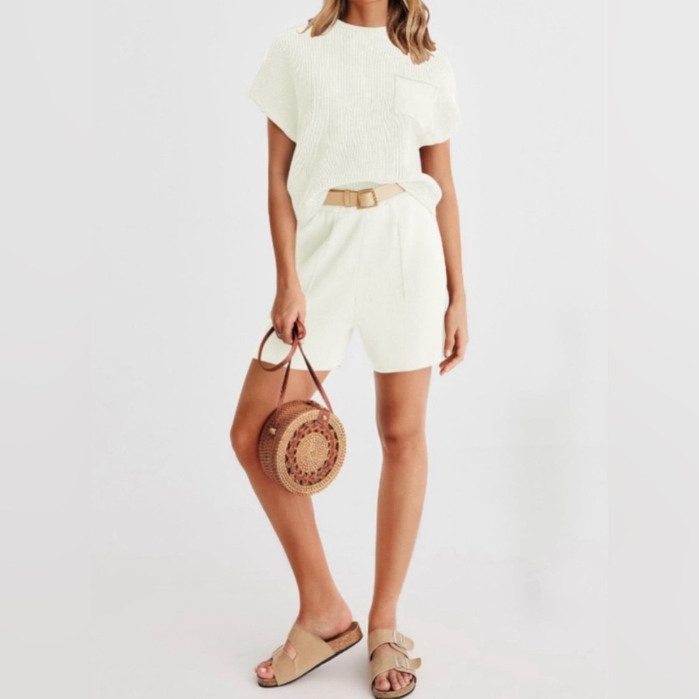 NWT Adorable White 2 piece outfit